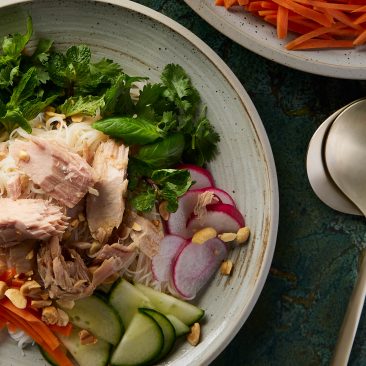 VIETNAMESE RICE NOODLE SALAD