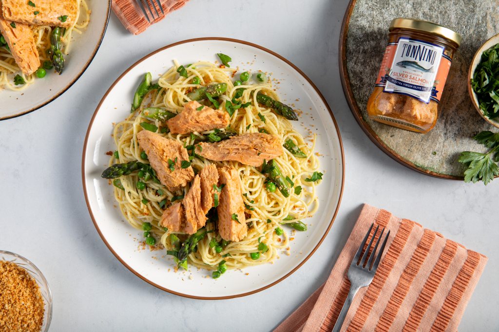 Crispy Breadcrumb Salmon Pasta Recipe | Tonnino